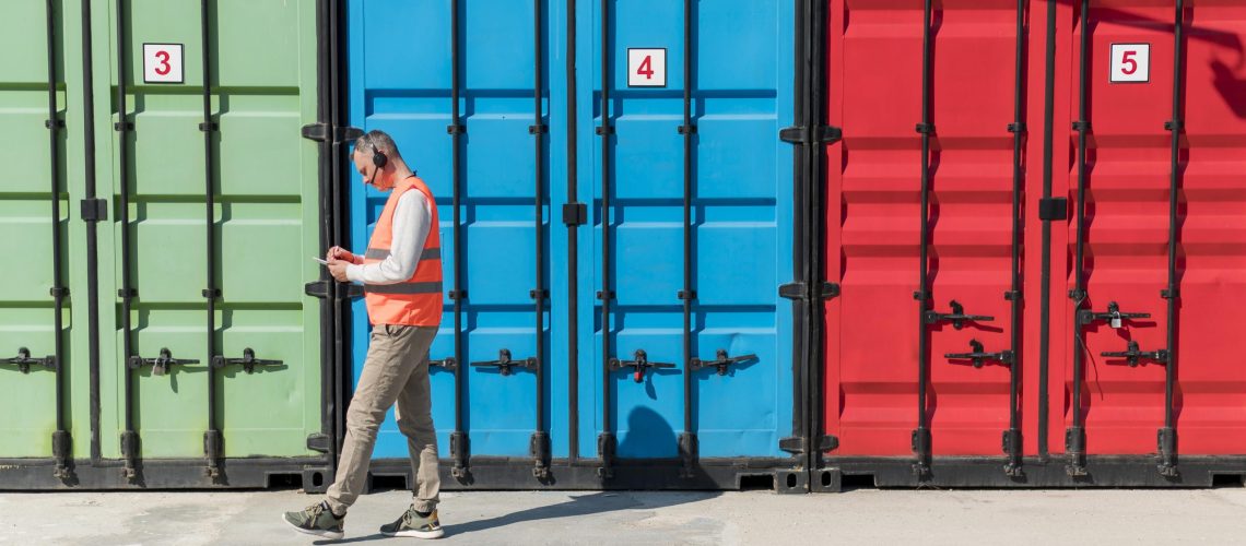 lacre container